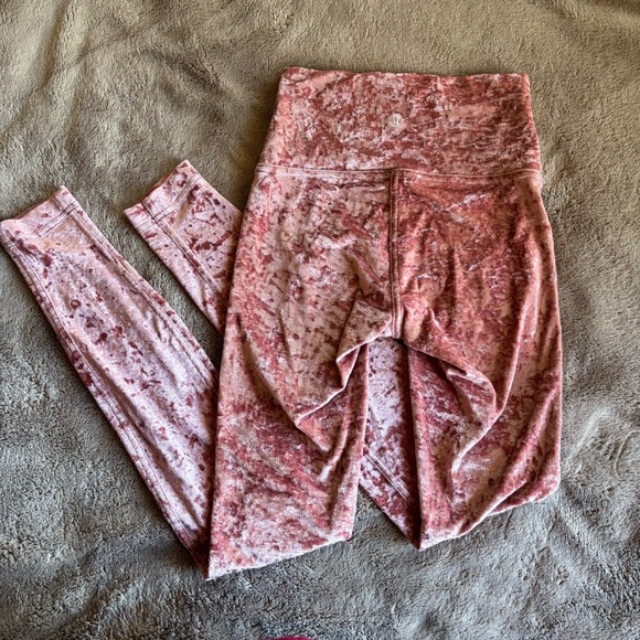 Lululemon Wunder Lounge High-Rise Tight 28" *Crushed Velvet
Soft Cranberry - Picture 4 of 9